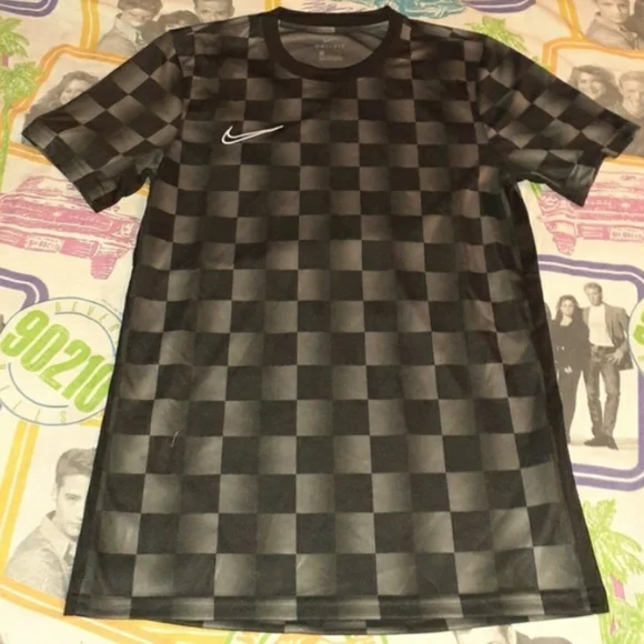 Checkered hotsell nike shirt